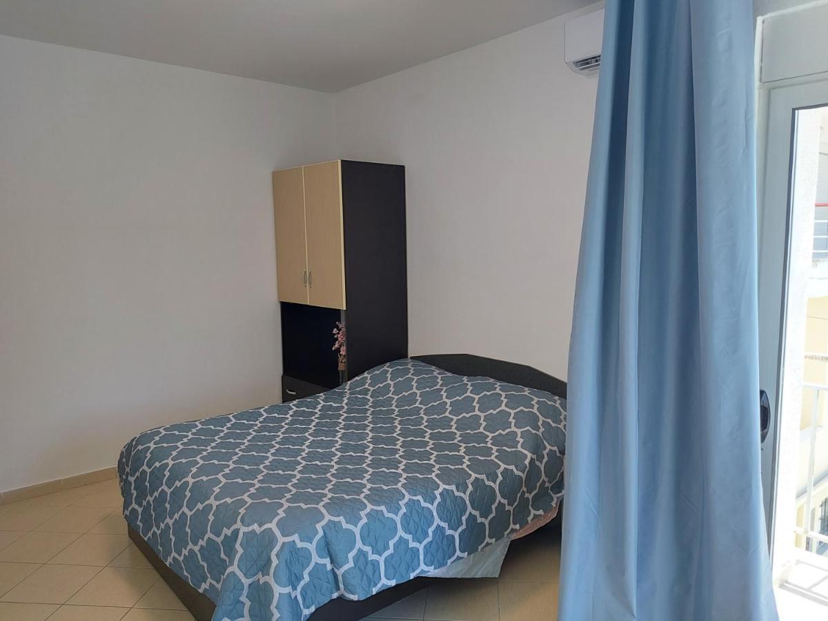 Golden Beach Apartments Дуррес Екстер'єр фото