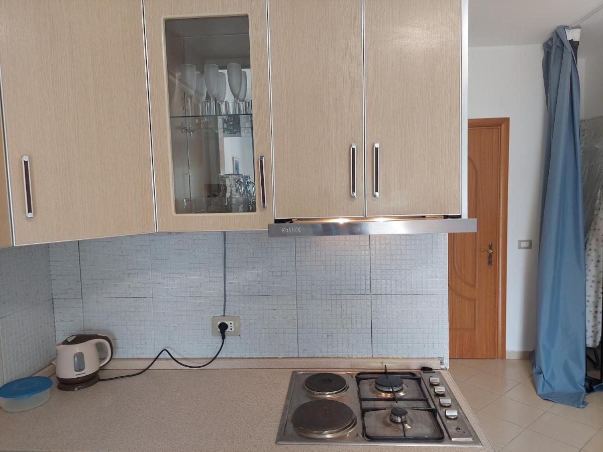 Golden Beach Apartments Дуррес Екстер'єр фото