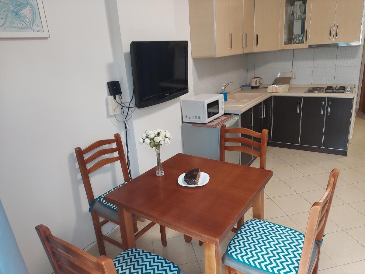 Golden Beach Apartments Дуррес Екстер'єр фото