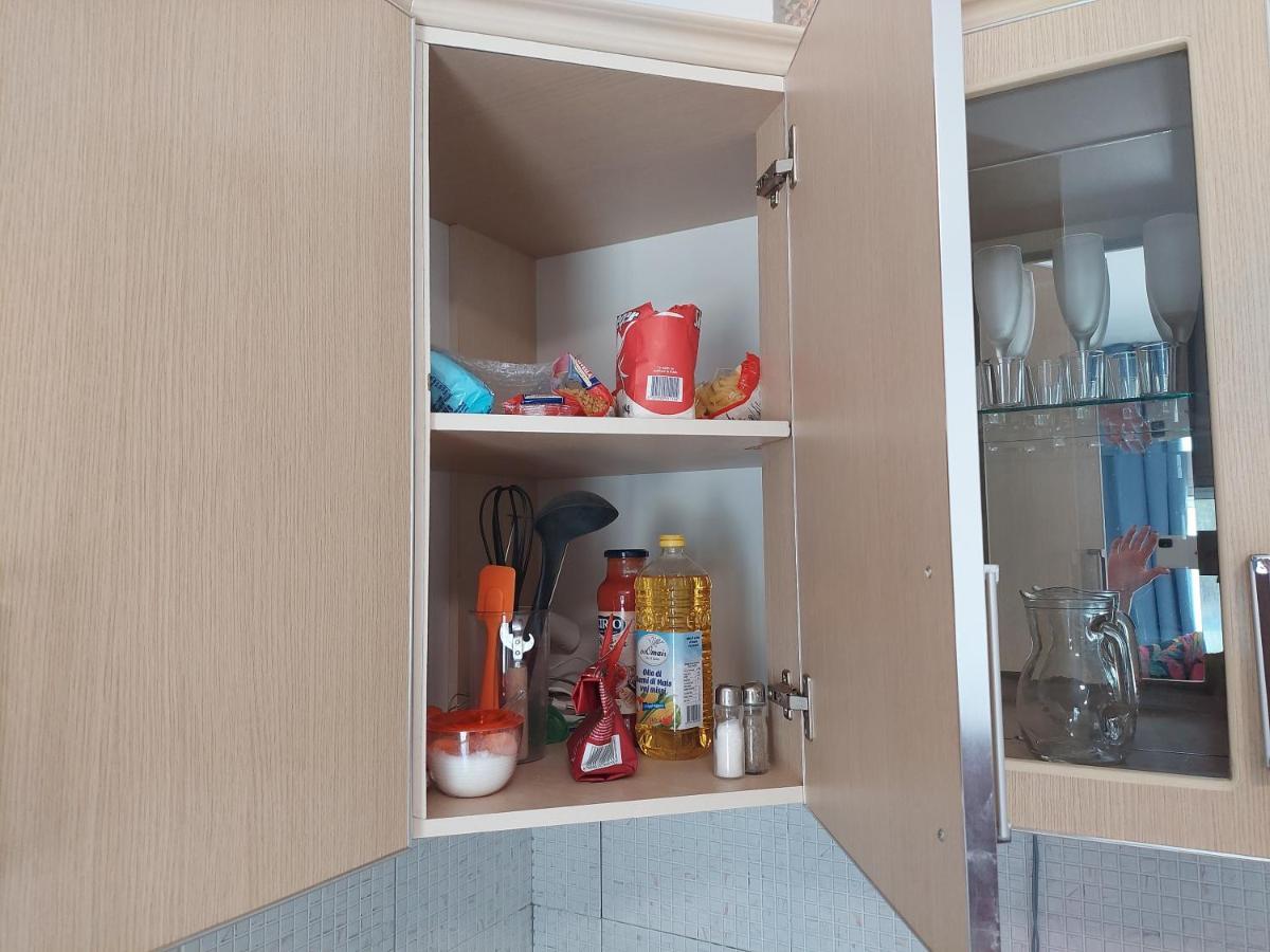Golden Beach Apartments Дуррес Екстер'єр фото