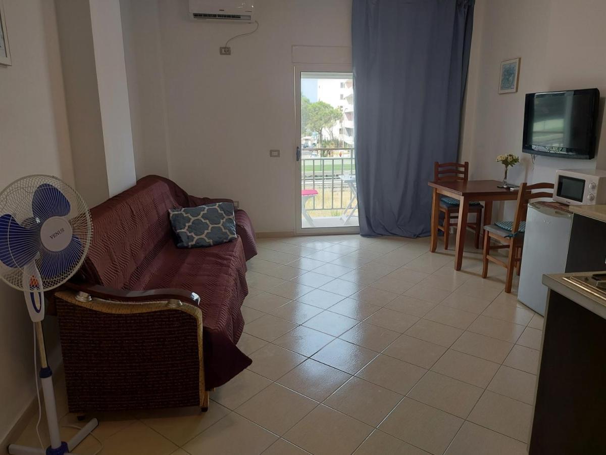 Golden Beach Apartments Дуррес Екстер'єр фото